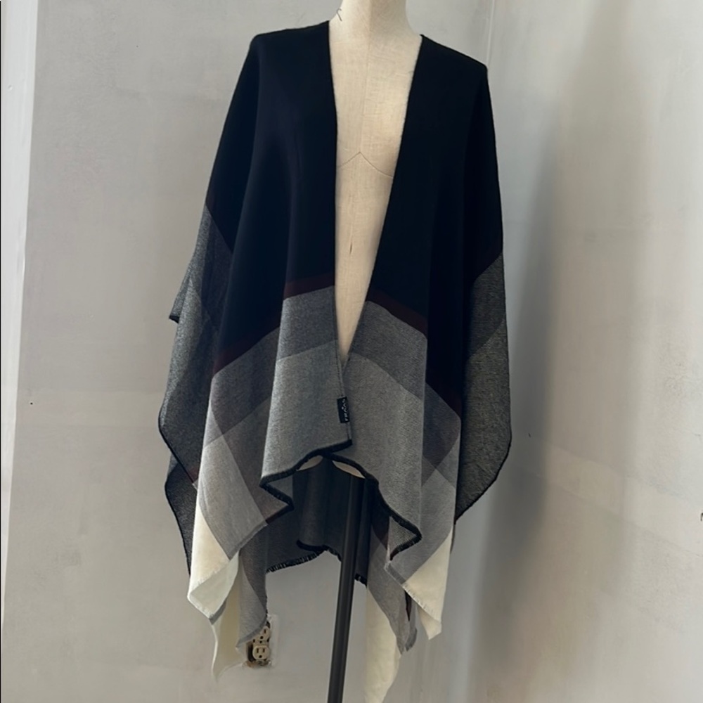 Athleta Fraas Border Plaid Blk Ruana Wrap/Sweater